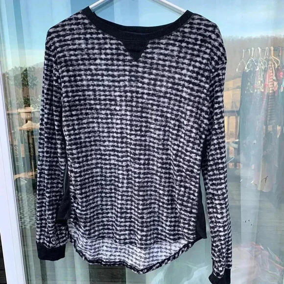 🤑Black and white long sleeve - Picture 1 of 3